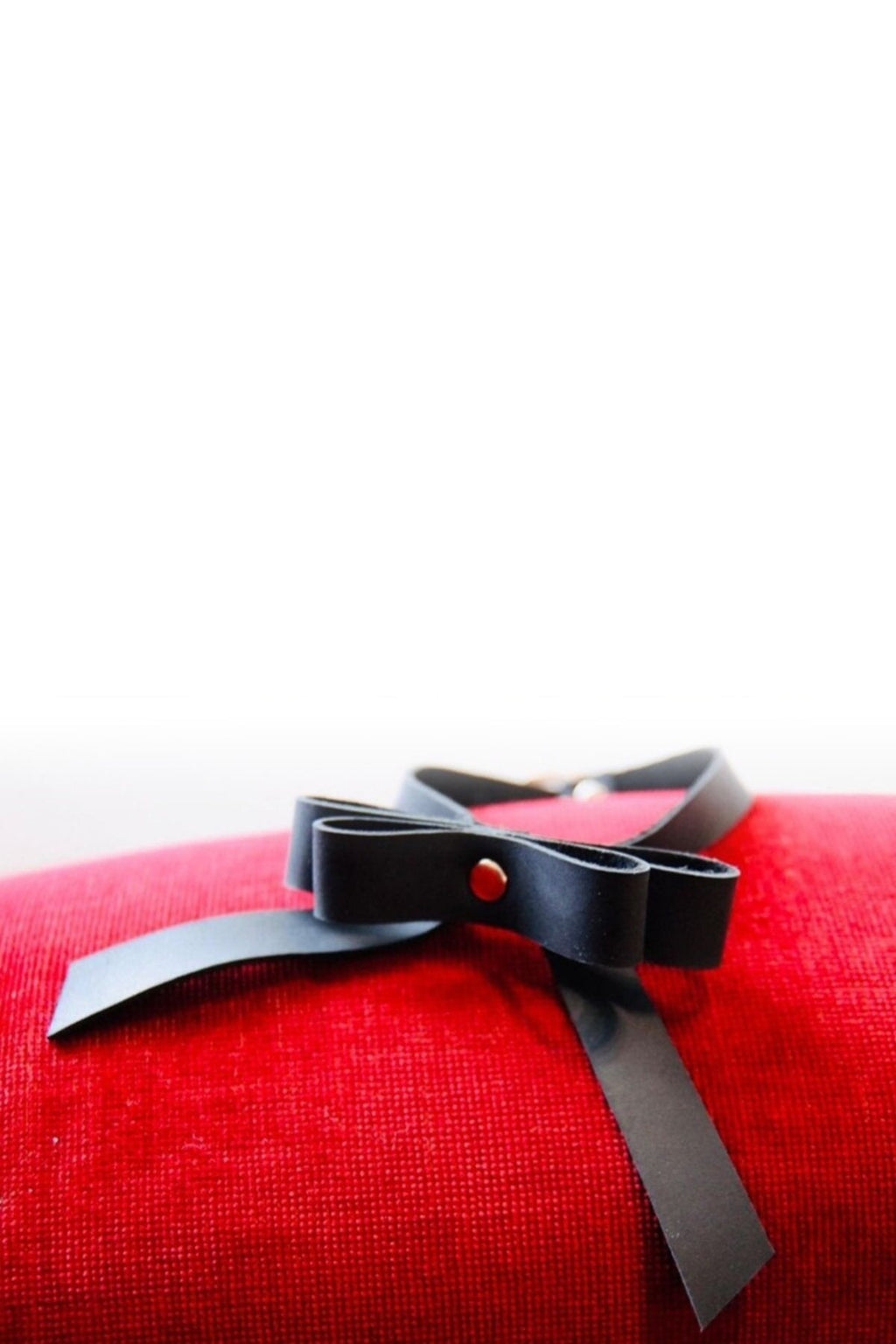 Stylish Leather Choker Neck Accessory With Bow Tie Back