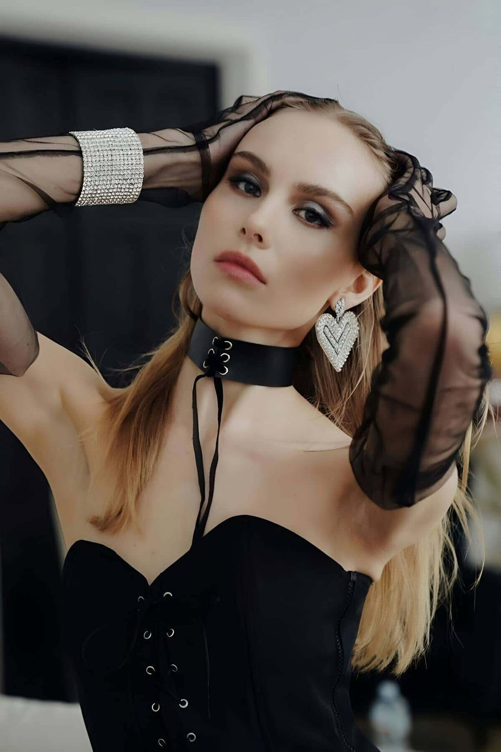Stylish Leather Leash With Drawstring Binding